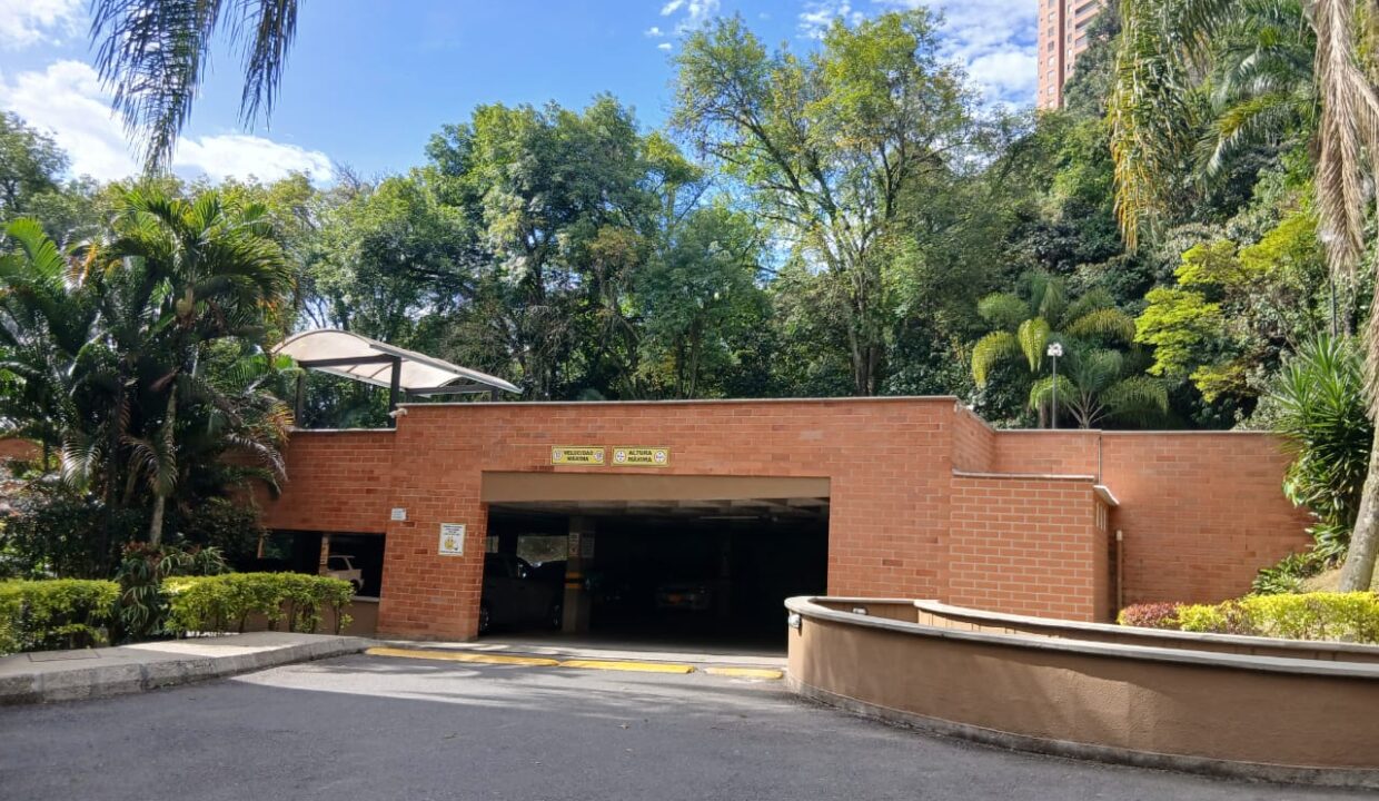 WhatsApp Image 2025-07-08 at 4.05.54 PM (4)