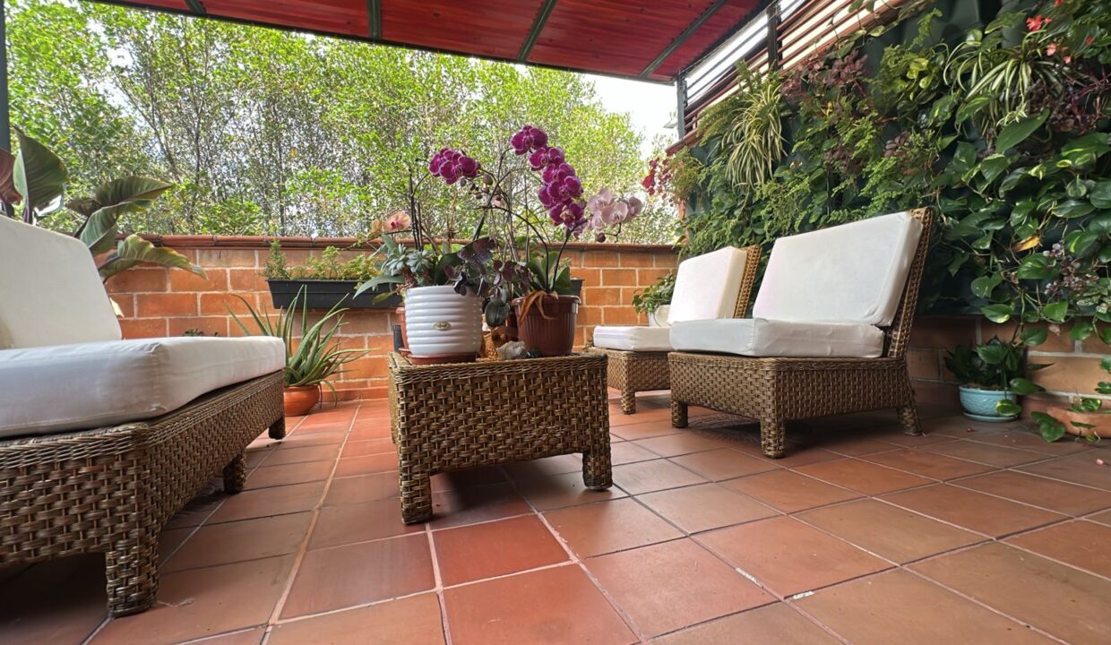 WhatsApp Image 2025-09-18 at 12.03.21 PM