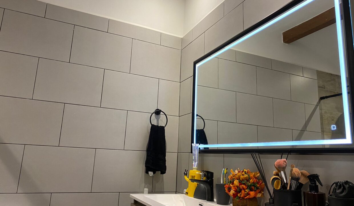 WhatsApp Image 2025-09-18 at 12.03.27 PM